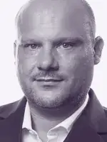 Porträt Dennis Stelzer